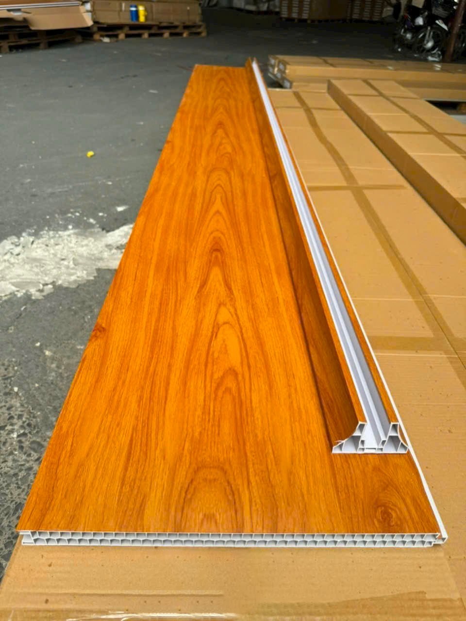 Tấm Vách Ngăn Hai Mặt Bằng Nhựa