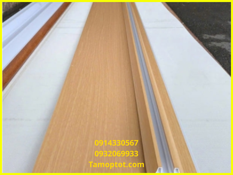 Vì sao tấm vách ngăn hai mặt bằng nhựa được ưa chuộng tại TP.HCM?